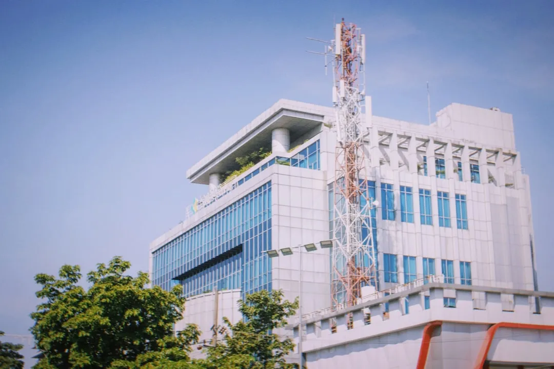 针织开衫产品参数对比：不同纱线成分与工艺选择指南